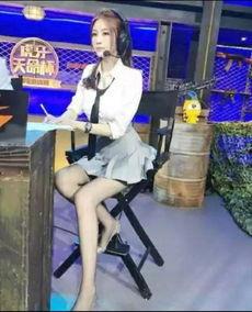 女主播露大白腿,瞬间点燃直播间热度